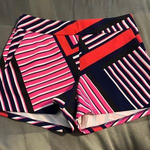 Never worn express size 0 shirt. Pockets on side